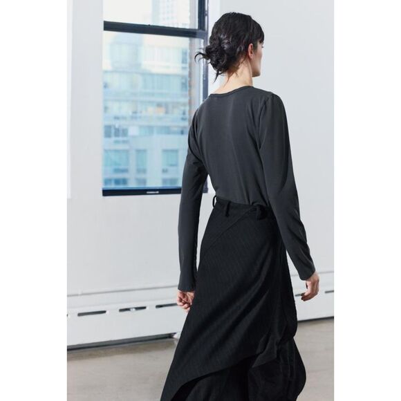 Black Zara Crew Neck Long Sleeve Pullover Basic T-Shirt Tee (NWT) - Picture 4 of 8